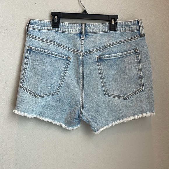 Old Navy High Rise OG Straight Cutoff Denim Shorts Size 14 - Picture 7 of 7